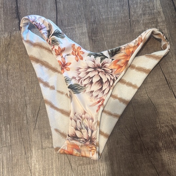 NWOT!! Maaji- Ocean Waves Sublime Classic Bikini Bottom - Floral/Brown - Large - Picture 9 of 10